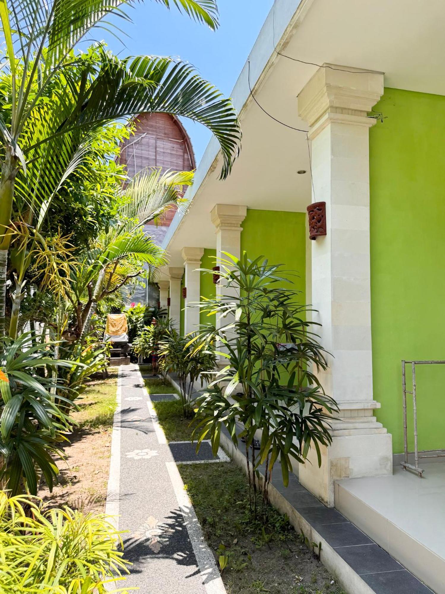 Urban Jungle Beach House Canggu  Ngoại thất bức ảnh