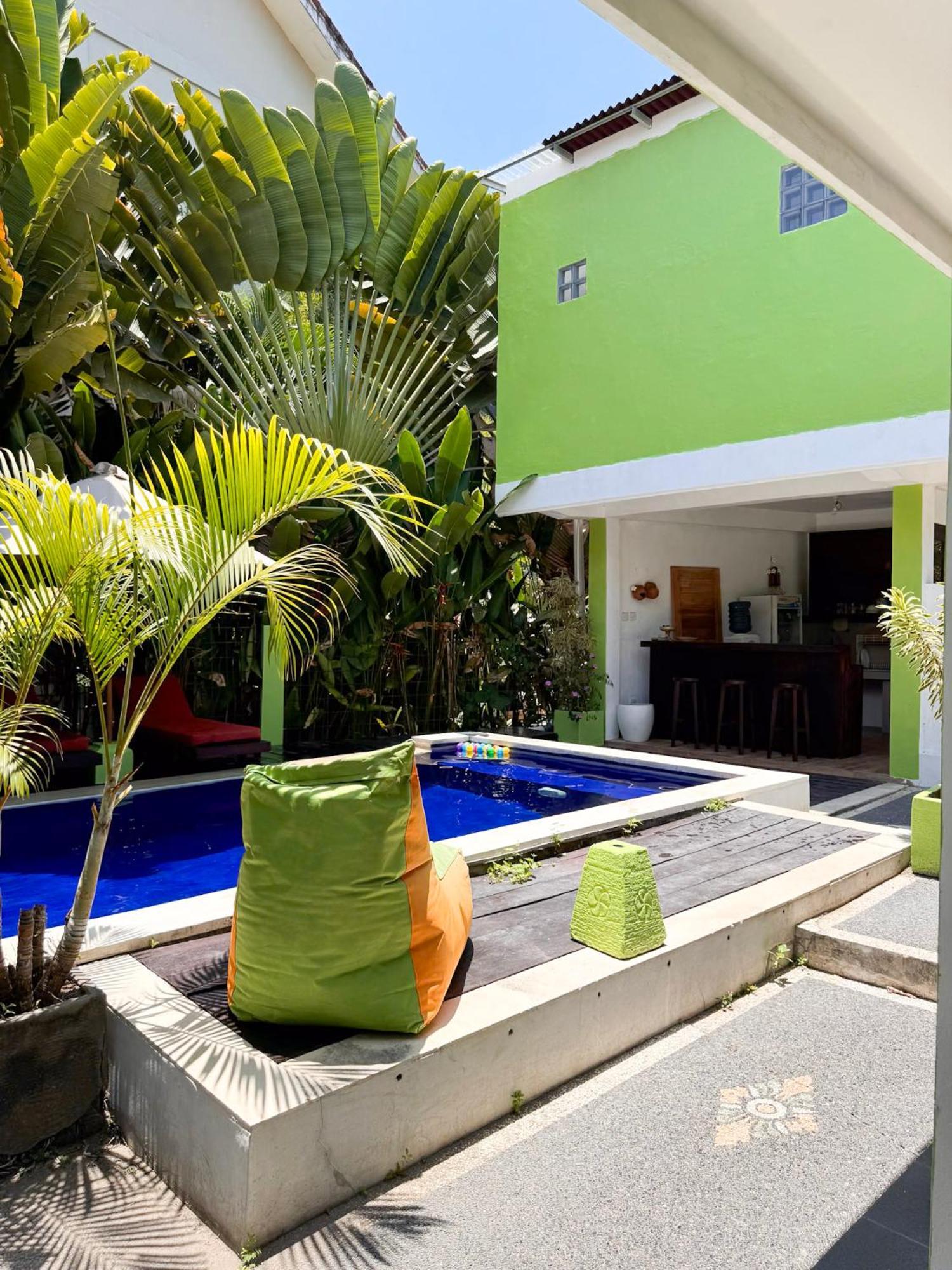 Urban Jungle Beach House Canggu  Ngoại thất bức ảnh