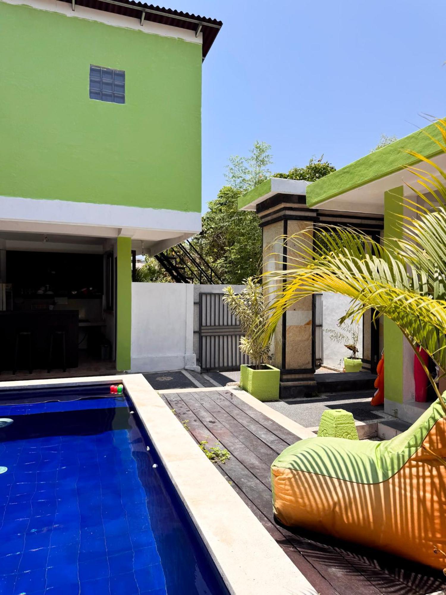 Urban Jungle Beach House Canggu  Ngoại thất bức ảnh