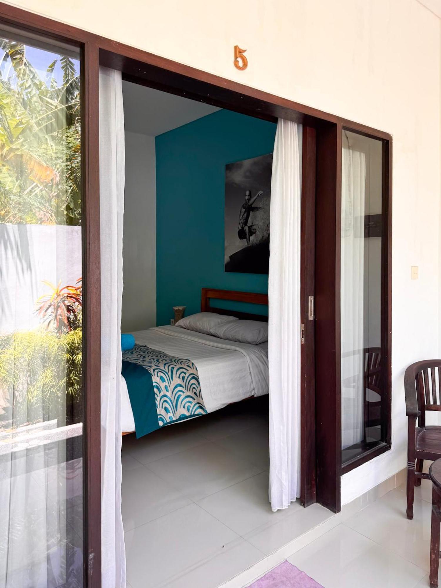 Urban Jungle Beach House Canggu  Ngoại thất bức ảnh