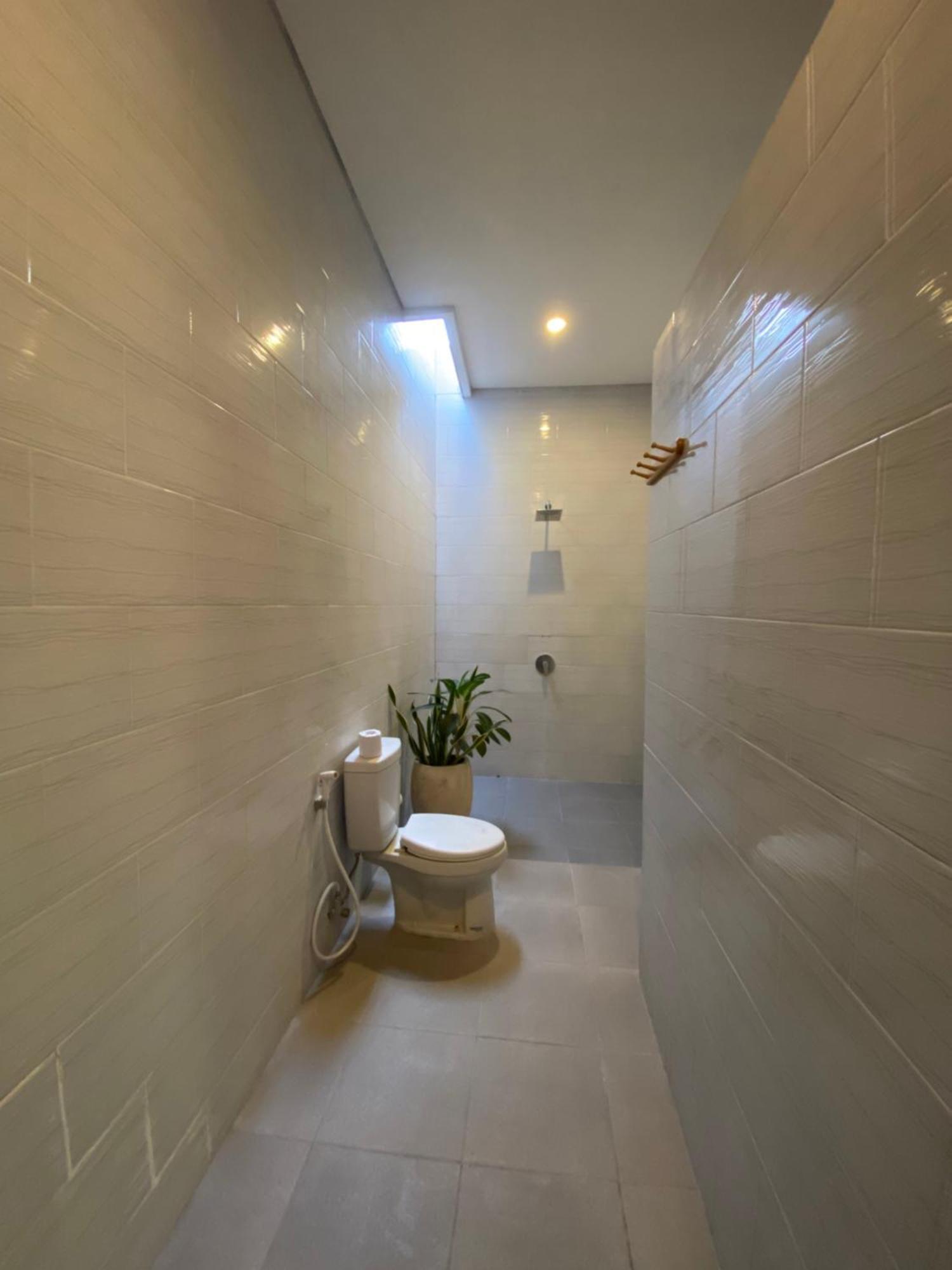 Urban Jungle Beach House Canggu  Ngoại thất bức ảnh